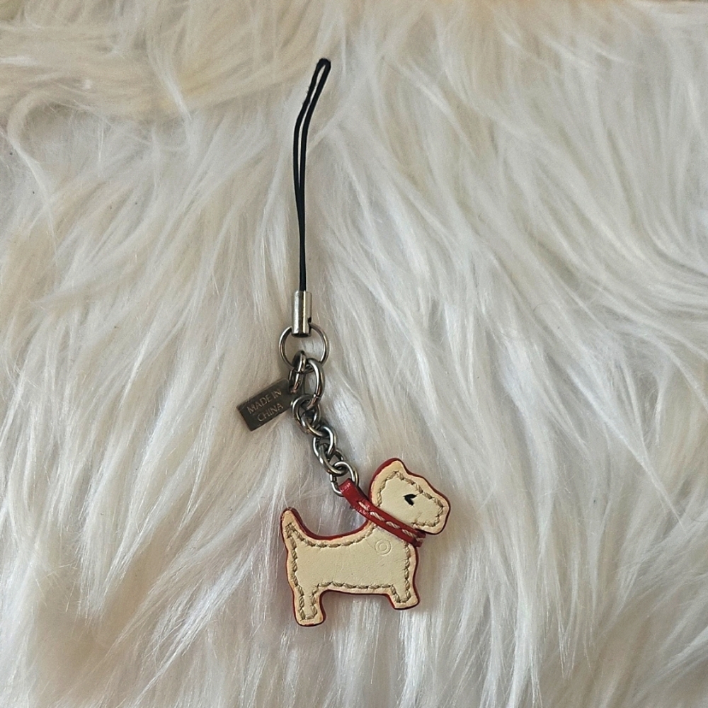 🐶 Vintage Coach Terrier Dog Charm – Bag, Zipper, or Phone Accessory